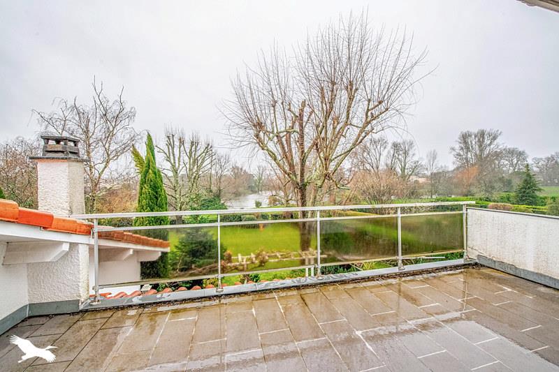 Vente Maison MERIGNAC - 7 pièces -188 m² - (33700)