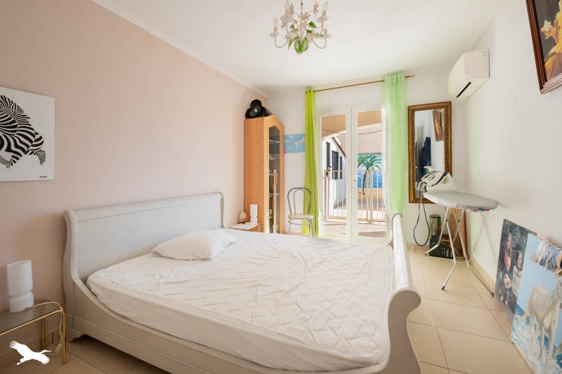 Vente Maison MAUGUIO - 8 pièces -210 m² - (34130)