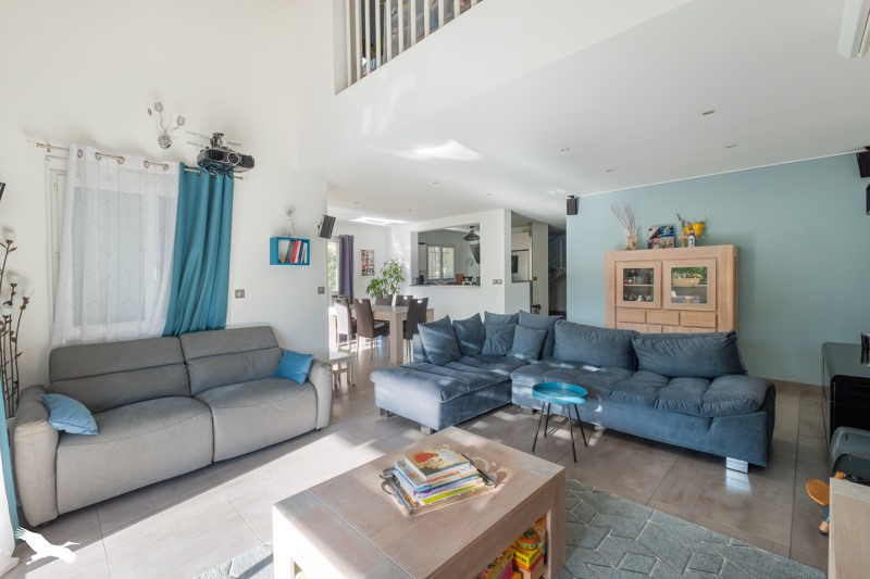 Vente Maison MAUGUIO - 6 pièces -166 m² - (34130)