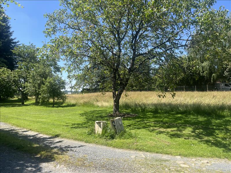 Vente Terrain ST YRIEIX LA PERCHE - -2126 m² - (87500)