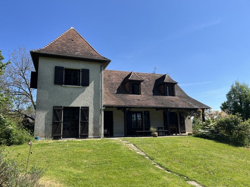 Vente Maison LUBERSAC - 8 pièces -198 m² - (19210)