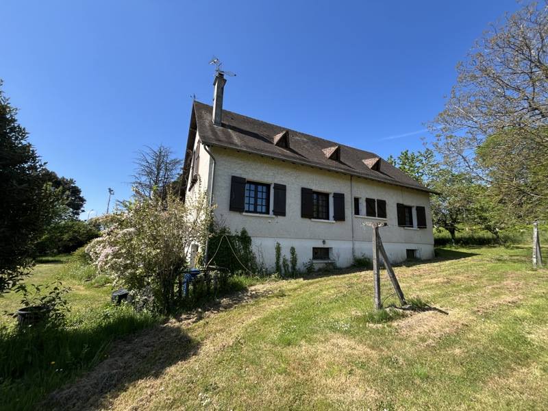 Vente Maison LUBERSAC - 8 pièces -198 m² - (19210)
