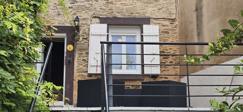 Vente Maison ST YRIEIX LA PERCHE - 2 pièces -68 m² - (87500)