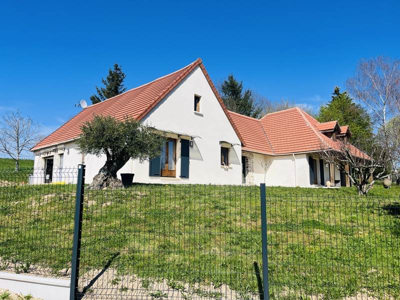 Vente Maison ST YRIEIX LA PERCHE - 7 pièces -162 m² - (87500)