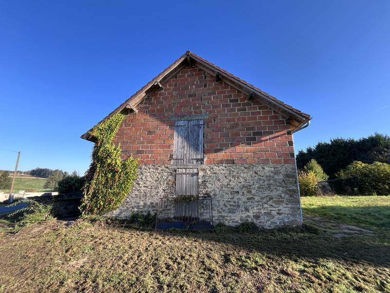 Vente Maison ST YRIEIX LA PERCHE - 1 pièce -270 m² - (87500)