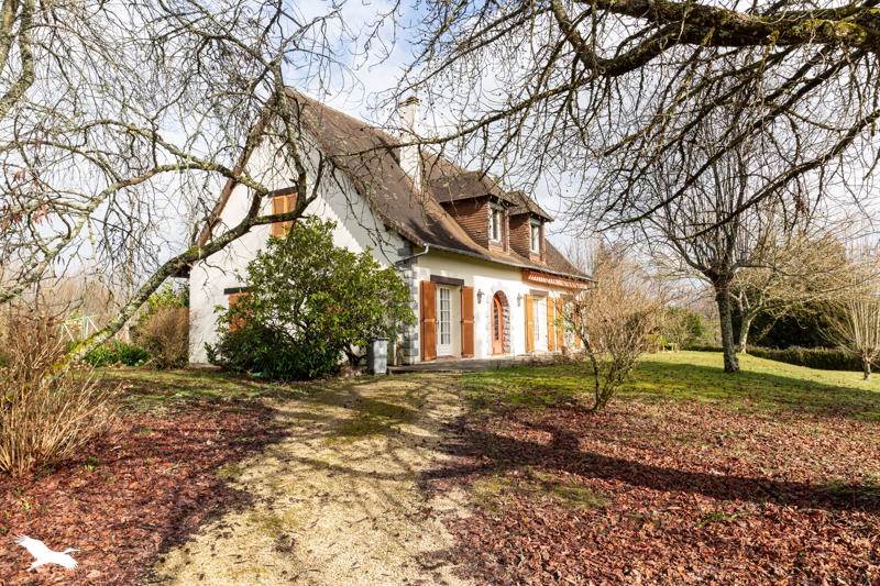 Vente Maison ST HILAIRE LES PLACES - 8 pièces -204 m² - (87800)