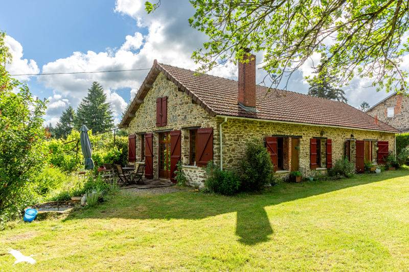 Vente Maison ST YRIEIX LA PERCHE - 4 pièces -143 m² - (87500)
