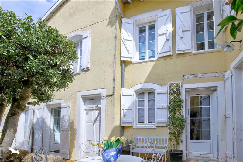 Vente Maison MONTASTRUC LA CONSEILLERE - 7 pièces -258 m² - (31380)