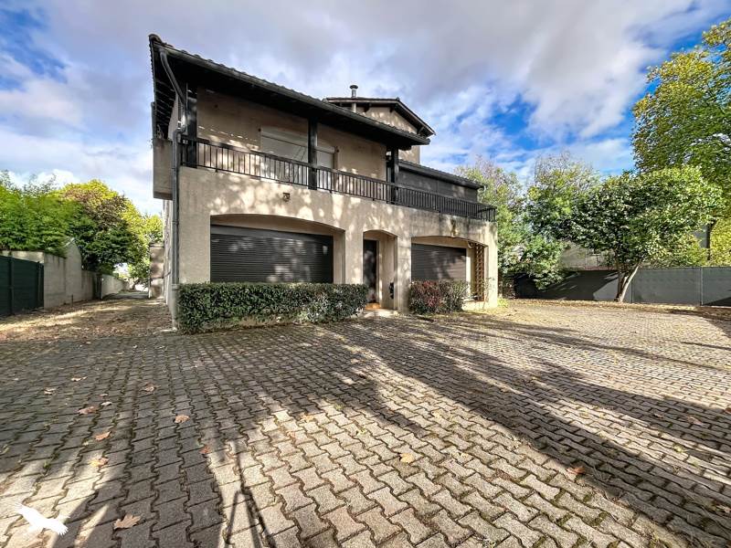 Immeuble 626 m² · à Montastruc-la-Conseillère · 626 m² · 628 000 €