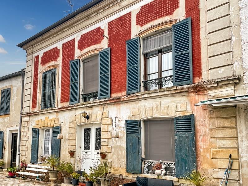 Vente Maison CRESPIERES - 8 pièces -260 m² - (78121)