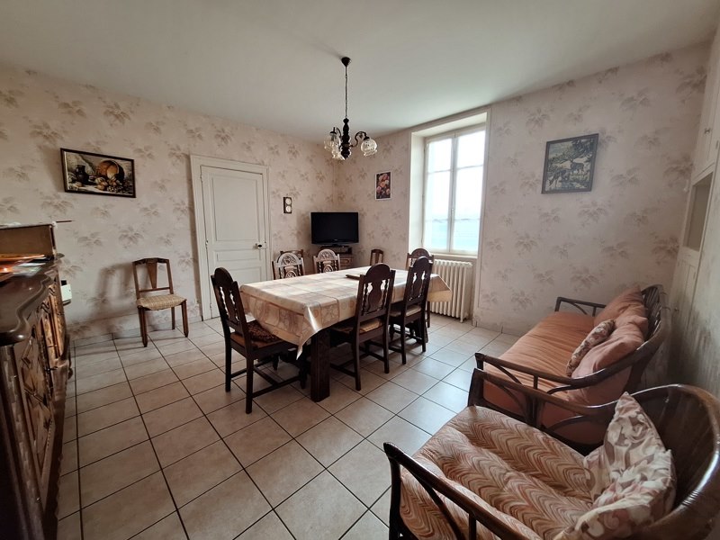Vente Maison CHAMBLET - 7 pièces -146 m² - (03170)