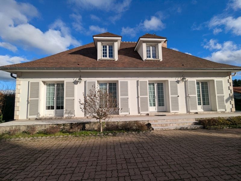 Vente Maison MONTLUCON - 7 pièces -137 m² - (03100)