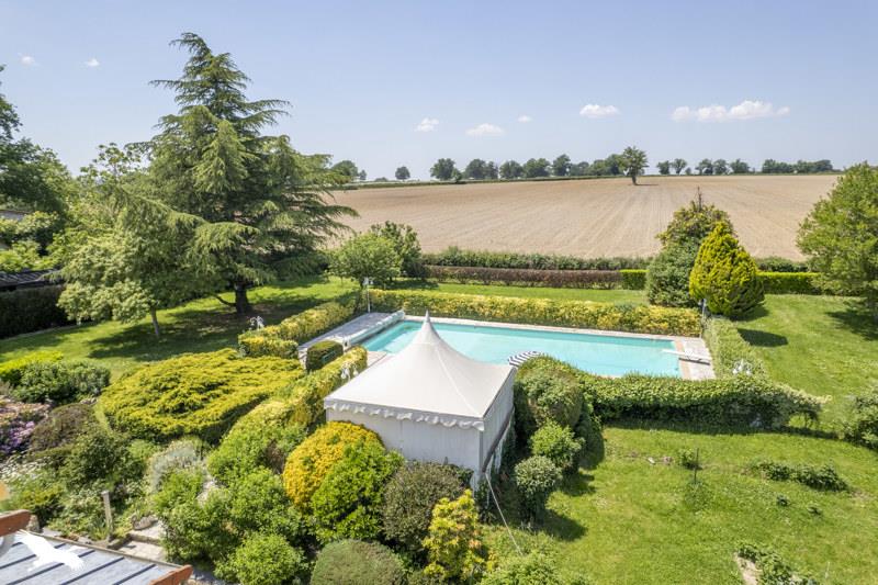 Vente Maison CHAMBLET - 7 pièces -144 m² - (03170)