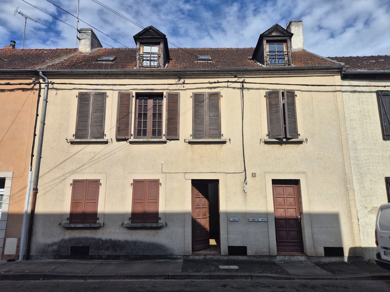 Immeuble 2 pièces 135 m² · à Montluçon · 135 m² · 87 920 €