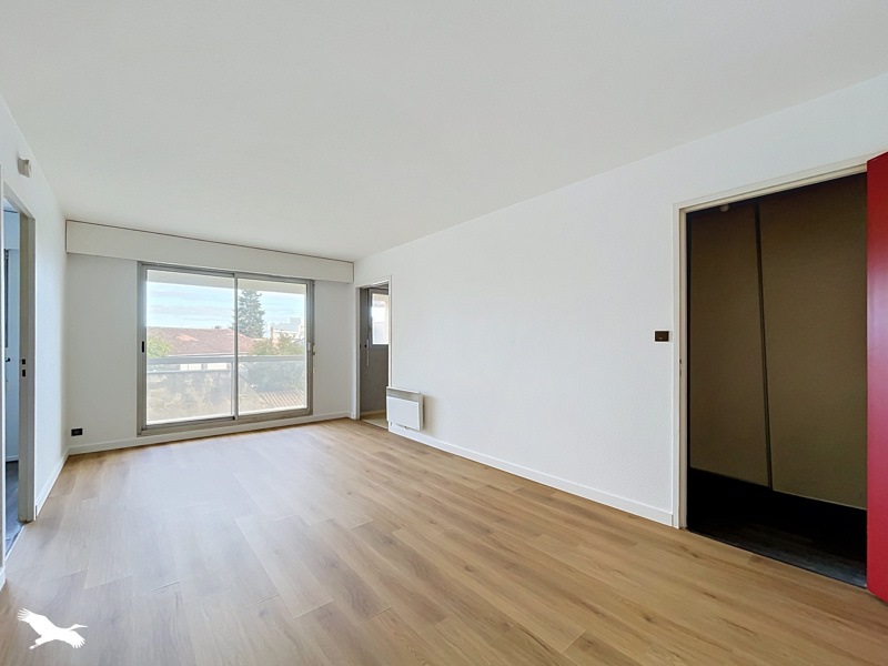 Vente Appartement Bordeaux - 2 pièces -44 m² - (33800)