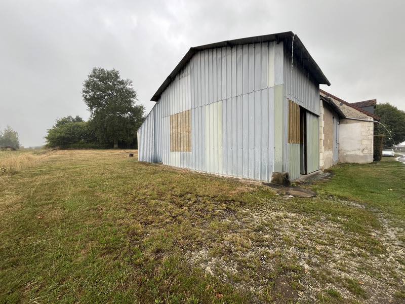 Vente Grange CHEMILLE SUR INDROIS - 1 pièce -72 m² - (37460)