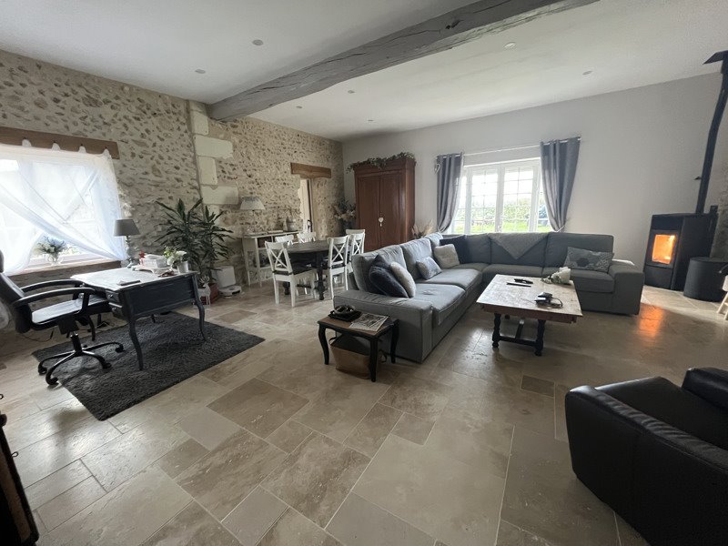Vente Maison ST HIPPOLYTE - 4 pièces -122 m² - (37600)