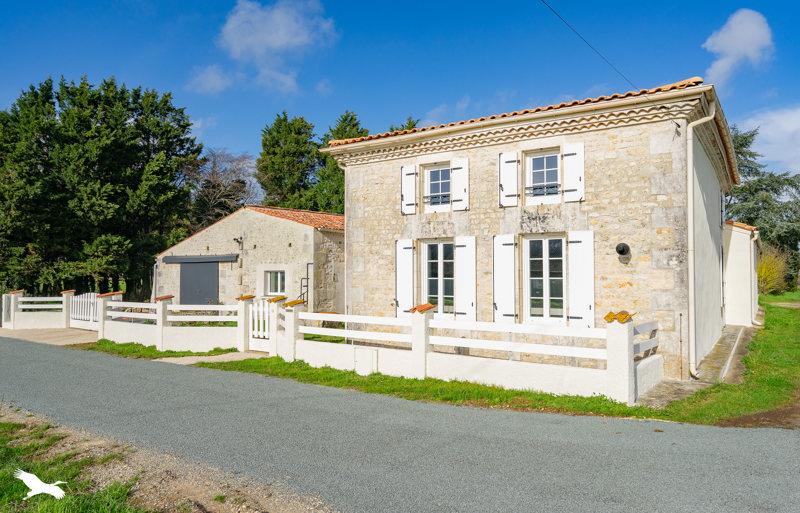 Vente Maison THEZAC - 4 pièces -138 m² - (17600)