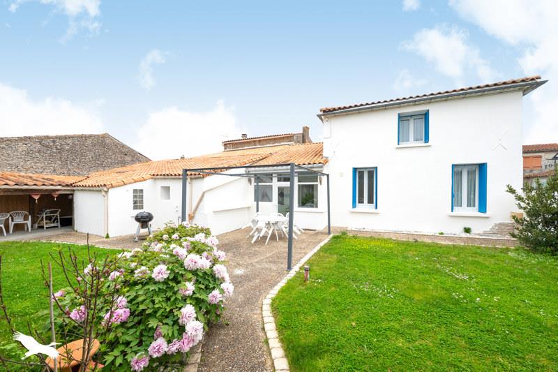 Vente Maison SAUJON - 5 pièces -115 m² - (17600)