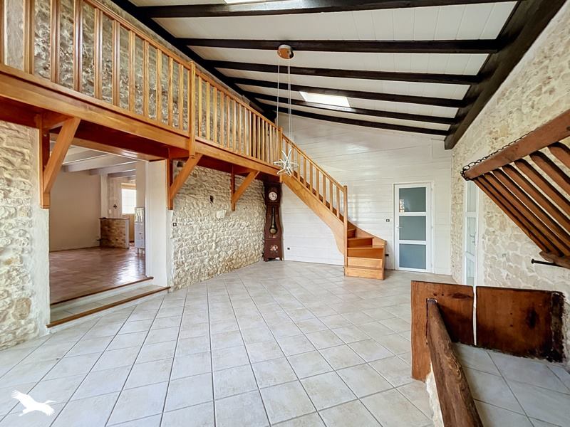Vente Maison MEDIS - 6 pièces -165 m² - (17600)