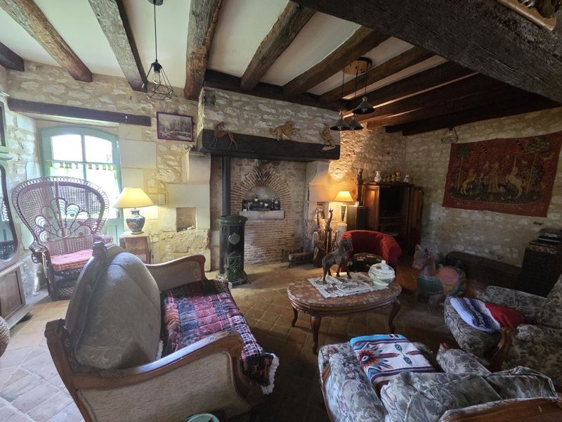 Vente Maison PELLEVOISIN - 5 pièces -222 m² - (36180)