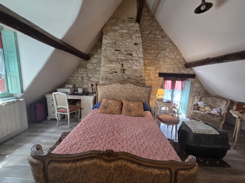 Vente Maison PELLEVOISIN - 5 pièces -222 m² - (36180)