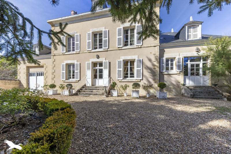Maison 8 pièces 220 m² · à Vendœuvres · 220 m² · 365 680 €