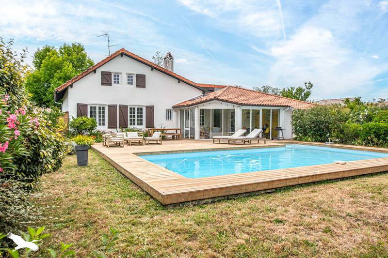 Vente Maison BLANQUEFORT - 8 pièces -190 m² - (33290)
