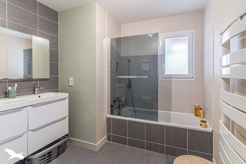 Vente Maison PAREMPUYRE - 6 pièces -158 m² - (33290)