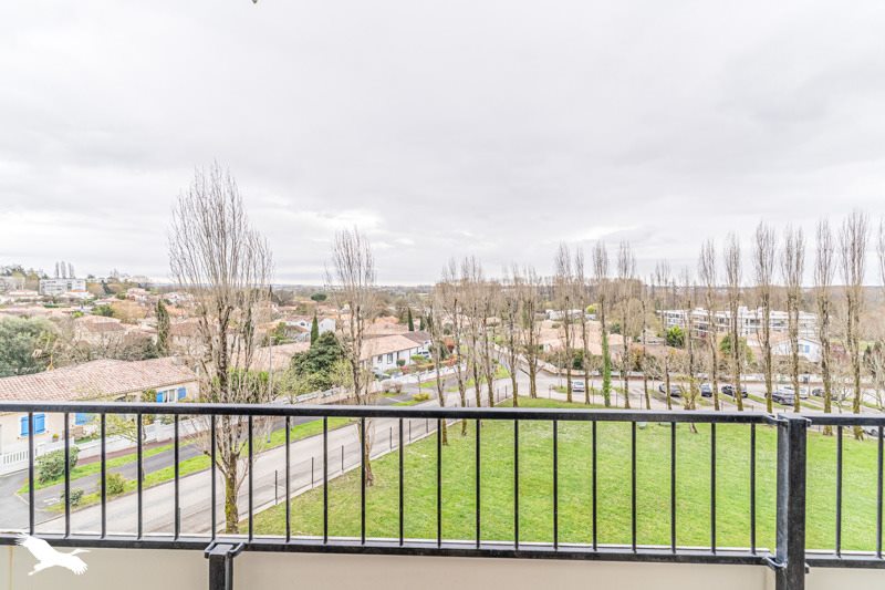 Vente Appartement BLANQUEFORT - 6 pièces -110 m² - (33290)