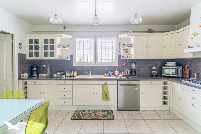 Vente Maison BLANQUEFORT - 7 pièces -159 m² - (33290)