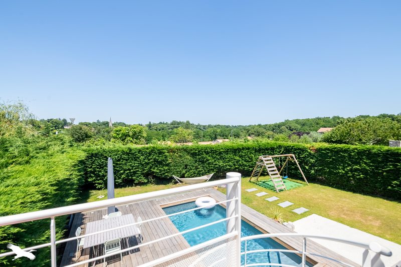 Vente Maison FLOIRAC - 6 pièces -143 m² - (33270)