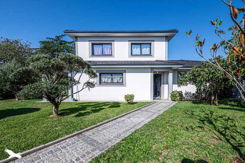 Vente Maison FLOIRAC - 6 pièces -173 m² - (33270)
