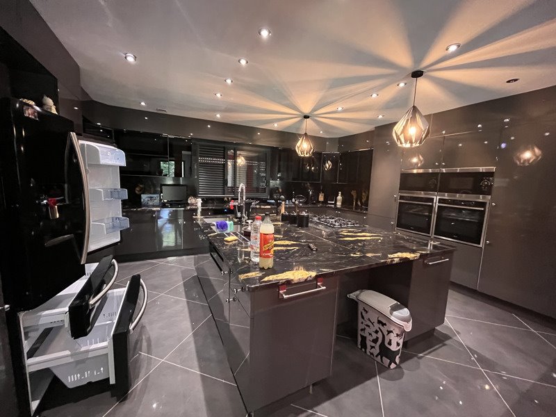Vente Maison ISSENDOLUS - 5 pièces -250 m² - (46500)