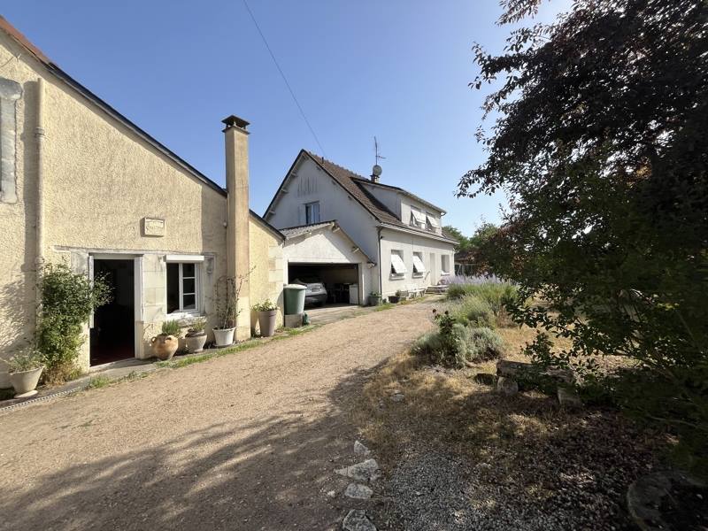 Vente Maison DANGE ST ROMAIN - 9 pièces -272 m² - (86220)