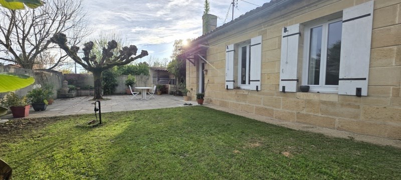 Vente Maison AMBARES ET LAGRAVE - 5 pièces -127 m² - (33440)