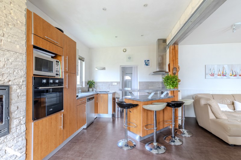 Vente Maison AMBARES ET LAGRAVE - 5 pièces -127 m² - (33440)