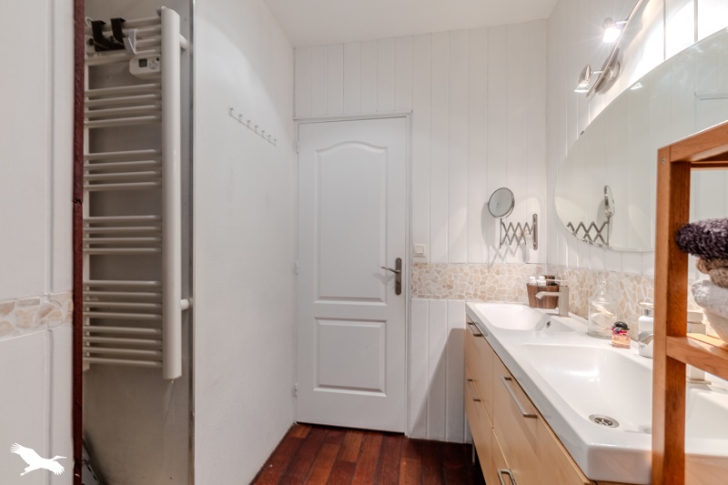 Vente Maison AMBARES ET LAGRAVE - 5 pièces -127 m² - (33440)