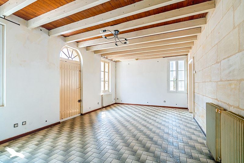 Vente Maison AMBARES ET LAGRAVE - 4 pièces -120 m² - (33440)