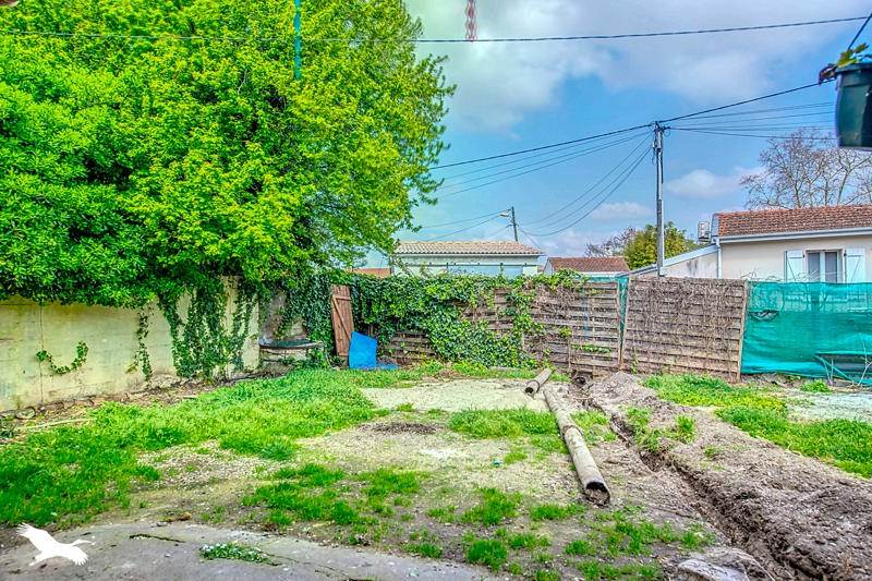 Vente Maison AMBARES ET LAGRAVE - 4 pièces -120 m² - (33440)