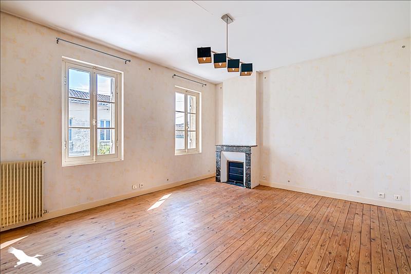 Vente Maison AMBARES ET LAGRAVE - 4 pièces -120 m² - (33440)