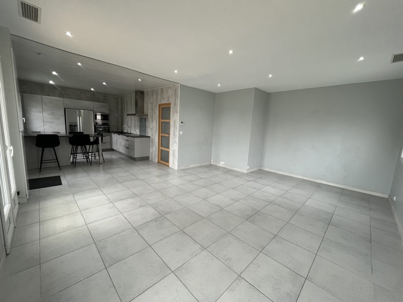 Vente Maison AMBARES ET LAGRAVE - 4 pièces -98 m² - (33440)