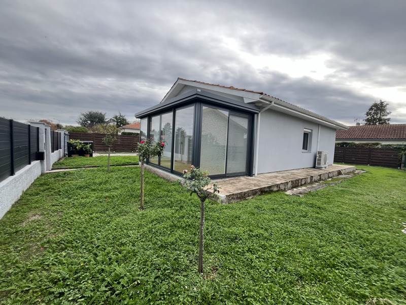 Vente Maison AMBARES ET LAGRAVE - 4 pièces -98 m² - (33440)