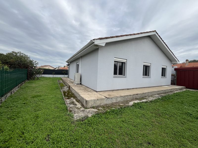 Vente Maison AMBARES ET LAGRAVE - 4 pièces -98 m² - (33440)