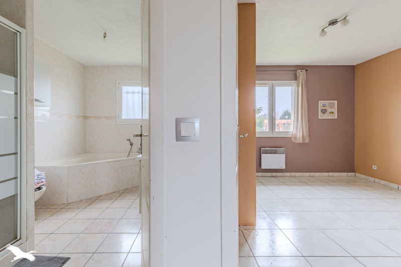 Vente Maison AMBARES ET LAGRAVE - 6 pièces -146 m² - (33440)