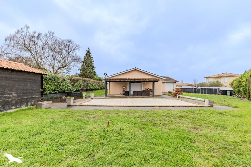 Vente Maison AMBARES ET LAGRAVE - 6 pièces -146 m² - (33440)