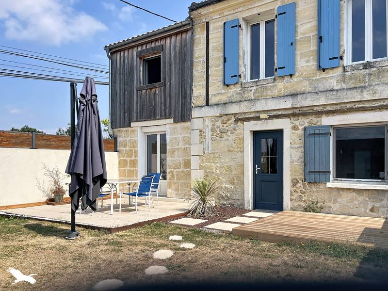 Vente Maison AMBARES ET LAGRAVE - 5 pièces -90 m² - (33440)