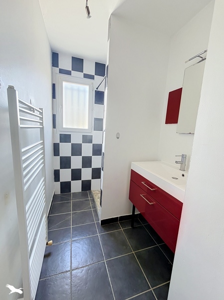 Vente Maison AMBARES ET LAGRAVE - 4 pièces -90 m² - (33440)