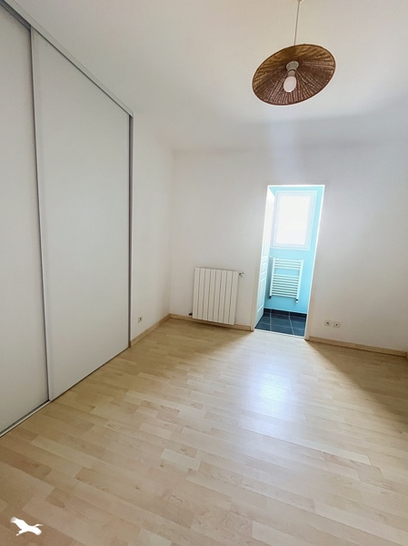 Vente Maison AMBARES ET LAGRAVE - 4 pièces -90 m² - (33440)