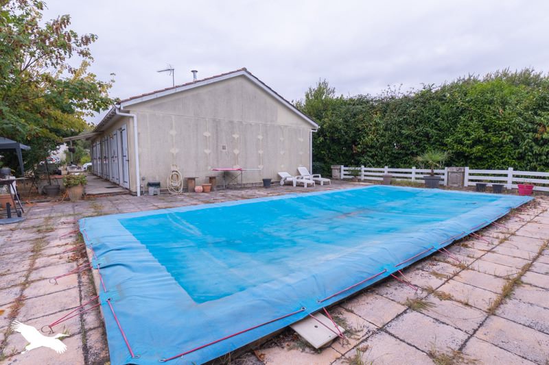 Vente Maison AMBARES ET LAGRAVE - 4 pièces -115 m² - (33440)